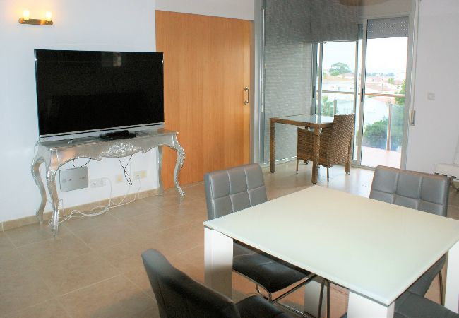 Apartamento en Rosas / Roses - Apartamento en Roses con vistas al canal y piscina AV-52 Apartamento en Rosas / Roses - Apartamento en Roses con vistas al canal y piscina AV-52
