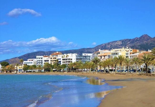 Apartamento en Rosas / Roses - Apartamento en Roses con vistas al canal y piscina AV-52 Apartamento en Rosas / Roses - Apartamento en Roses con vistas al canal y piscina AV-52