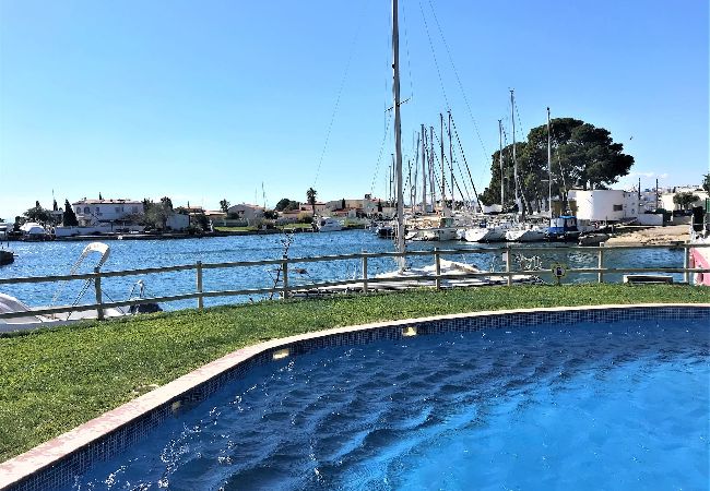 Apartamento en Rosas / Roses - Apartamento en Roses con vistas al canal y piscina AV-52 Apartamento en Rosas / Roses - Apartamento en Roses con vistas al canal y piscina AV-52