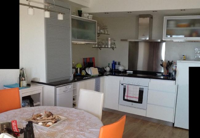 Apartamento en Rosas / Roses - Apartamento vista mar y parking Roses AV-27 Apartamento en Rosas / Roses - Apartamento vista mar y parking Roses AV-27