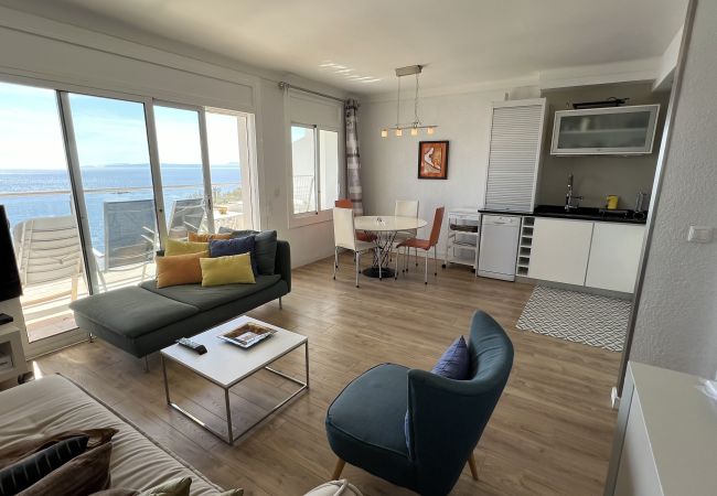 Apartamento en Rosas / Roses - Apartamento vista mar y parking Roses AV-27 Apartamento en Rosas / Roses - Apartamento vista mar y parking Roses AV-27