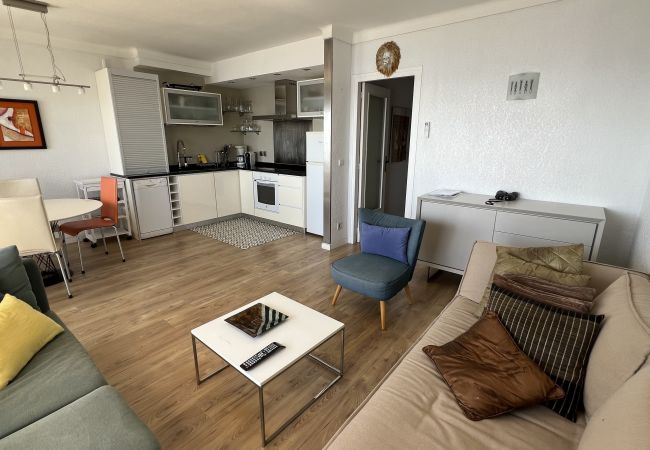 Apartamento en Rosas / Roses - Apartamento vista mar y parking Roses AV-27 Apartamento en Rosas / Roses - Apartamento vista mar y parking Roses AV-27