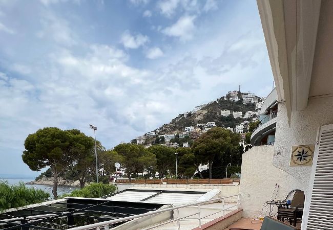 Apartamento en Rosas / Roses - Apartamento en primera línea mar AV-11 Apartamento en Rosas / Roses - Apartamento en primera línea mar AV-11