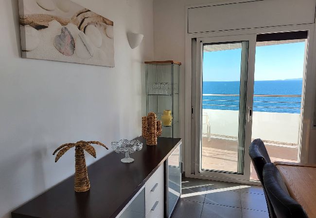 Apartamento en Rosas / Roses - Apartamento primera línea Roses AV-09 Apartamento en Rosas / Roses - Apartamento primera línea Roses AV-09