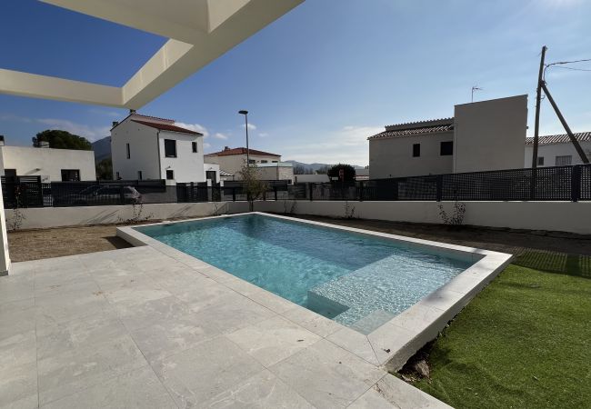 Casa en Rosas / Roses - Casa Moderna en Mas Bosca, Roses con piscina y jardín AV-67 Casa en Rosas / Roses - Casa Moderna en Mas Bosca, Roses con piscina y jardín AV-67