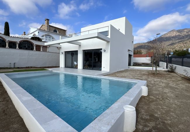 Casa en Rosas / Roses - Casa Moderna en Mas Bosca, Roses con piscina y jardín AV-67 Casa en Rosas / Roses - Casa Moderna en Mas Bosca, Roses con piscina y jardín AV-67
