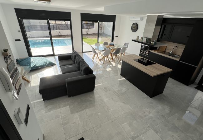 Casa en Rosas / Roses - Casa Moderna en Mas Bosca, Roses con piscina y jardín AV-67 Casa en Rosas / Roses - Casa Moderna en Mas Bosca, Roses con piscina y jardín AV-67