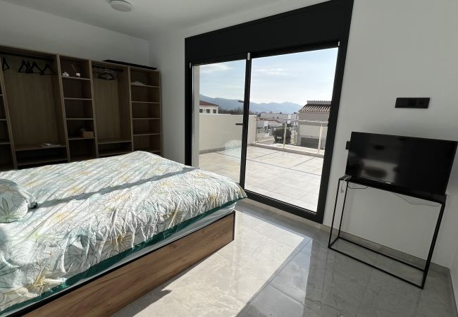 Casa en Rosas / Roses - Casa Moderna en Mas Bosca, Roses con piscina y jardín AV-67 Casa en Rosas / Roses - Casa Moderna en Mas Bosca, Roses con piscina y jardín AV-67