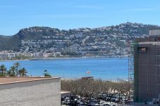 Apartamento en Rosas / Roses - Bonito duplex vista mar AV-72