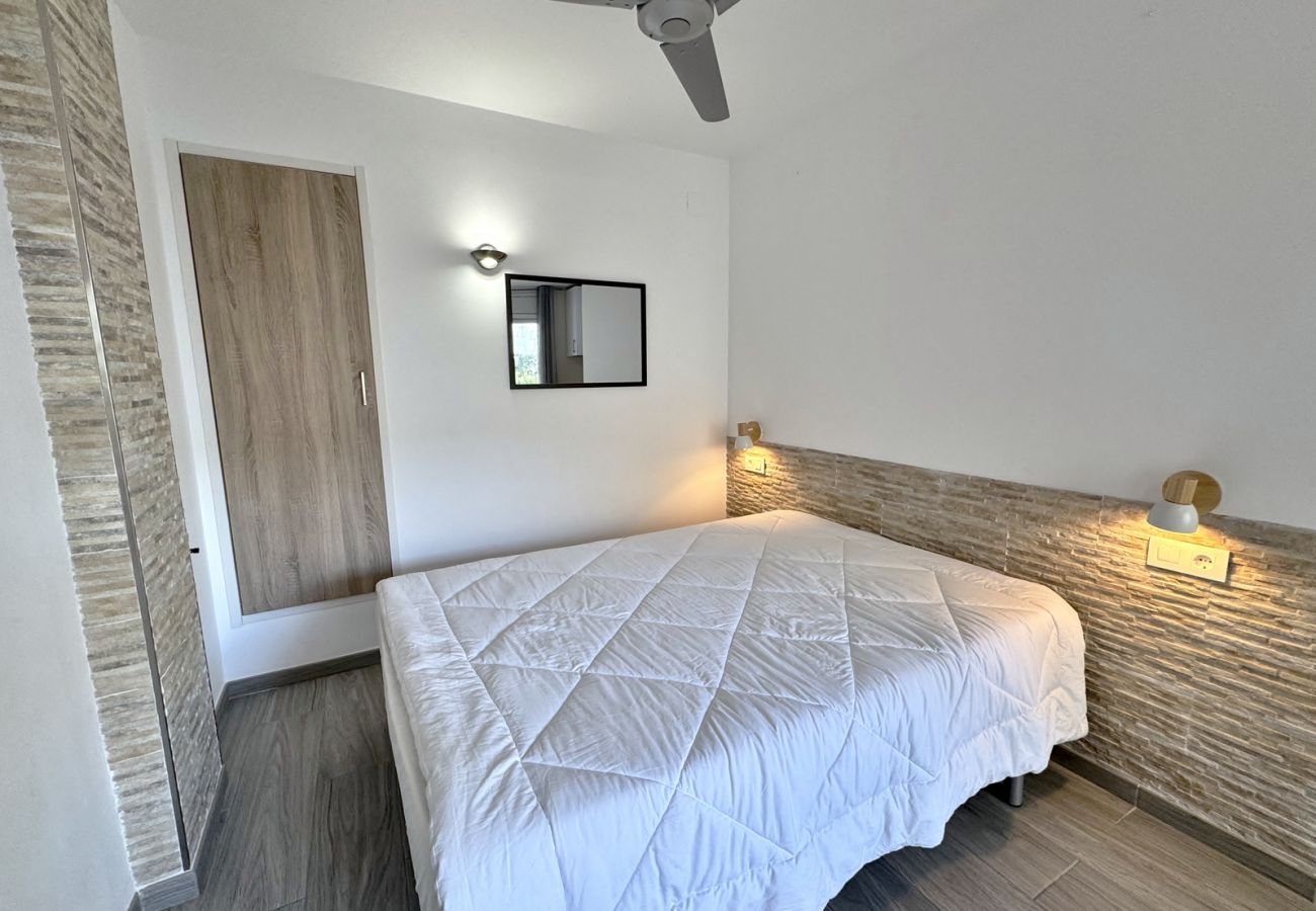 Estudio en Rosas / Roses - Estudio cerca de la playa con terraza AV-80 Estudio en Rosas / Roses - Estudio cerca de la playa con terraza AV-80