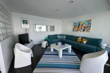 House in Rosas / Roses - Beautiful house with swimming pool and sea view AV-46
