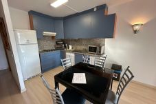 Apartment in Rosas / Roses - Nice flat in Roses with swimming pool and parking AV-66