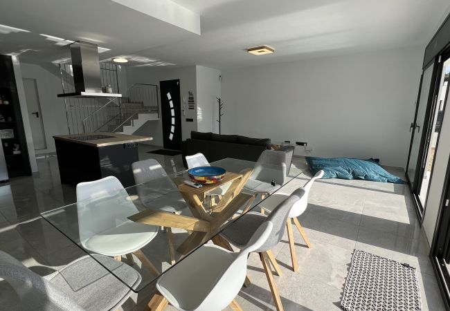 House in Rosas / Roses - Modern house in Mas Bosca, Roses with pool and garden AV-67 House in Rosas / Roses - Modern house in Mas Bosca, Roses with pool and garden AV-67