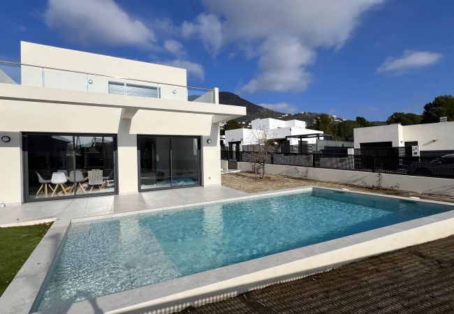 House in Rosas / Roses - Modern house in Mas Bosca, Roses with pool and garden AV-67 House in Rosas / Roses - Modern house in Mas Bosca, Roses with pool and garden AV-67