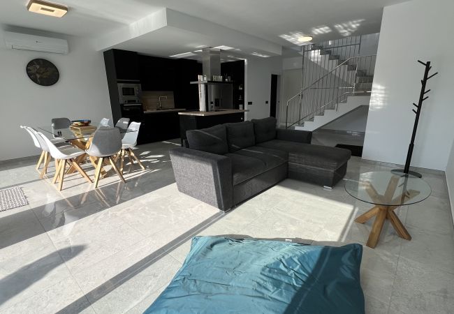 House in Rosas / Roses - Modern house in Mas Bosca, Roses with pool and garden AV-67 House in Rosas / Roses - Modern house in Mas Bosca, Roses with pool and garden AV-67