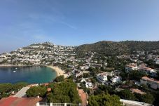 Apartment in Rosas / Roses - Nice apartment with beautiful views AV-82