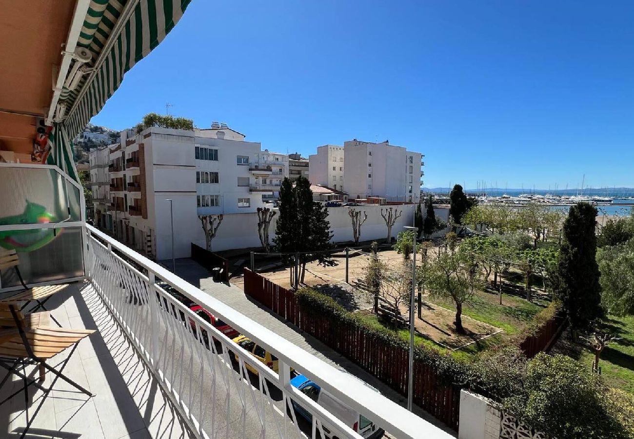 Appartement à Rosas / Roses - Appartement face à la mer dans le centre de Roses AV-59 Appartement à Rosas / Roses - Appartement face à la mer dans le centre de Roses AV-59