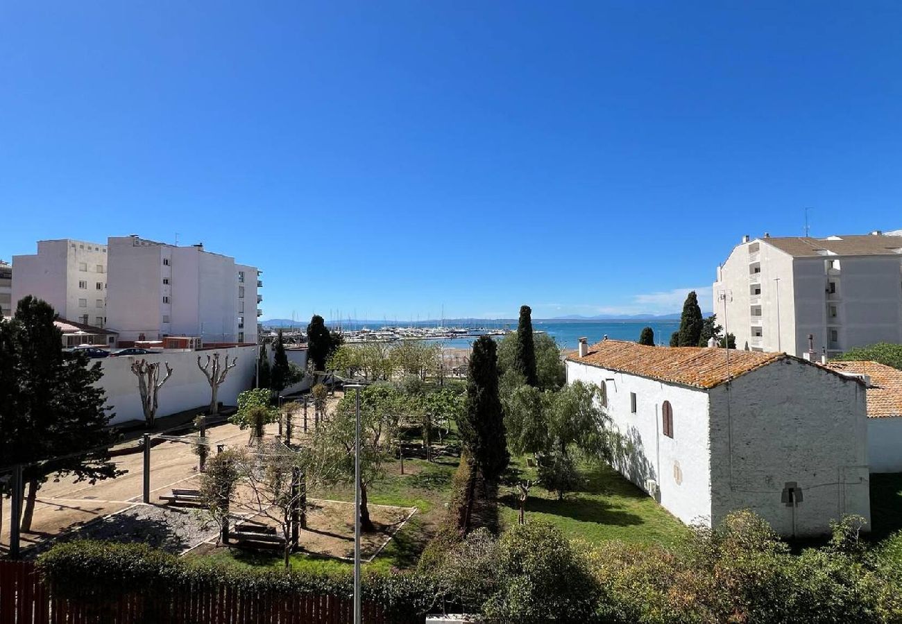 Appartement à Rosas / Roses - Appartement face à la mer dans le centre de Roses AV-59 Appartement à Rosas / Roses - Appartement face à la mer dans le centre de Roses AV-59