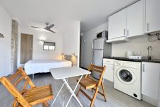 Studio à Rosas / Roses - Studio près de la plage avec terrasse AV-80