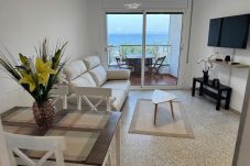 Appartement à Rosas / Roses - Bel appartement avec vue sur la mer et parking AV-83